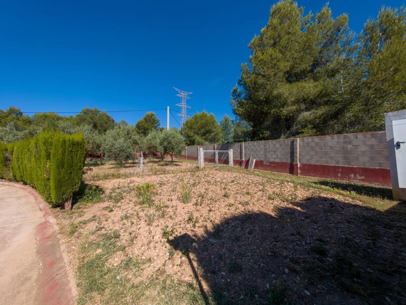 Chalet de 3 habitaciones en Buñol en venta con piscina garaje - 230.000 € (Ref: 9865128)
