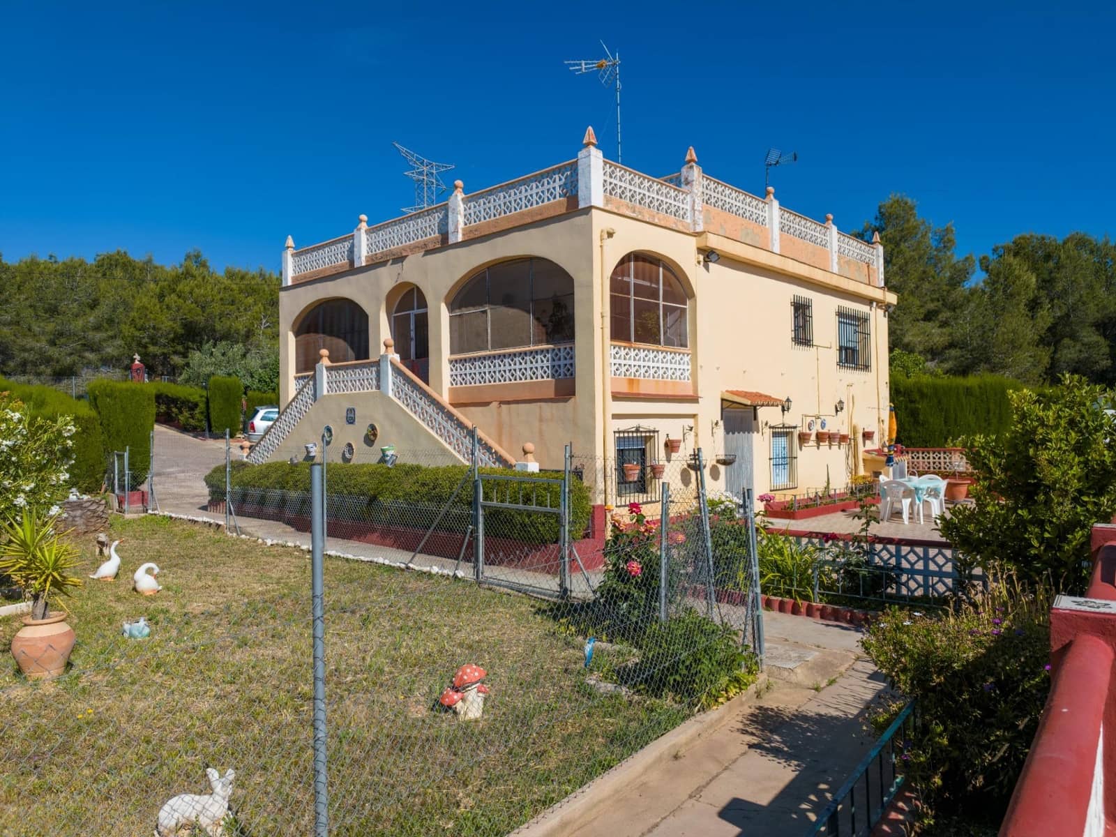 Chalet de 3 habitaciones en Buñol en venta con piscina garaje - 230.000 € (Ref: 9865128)