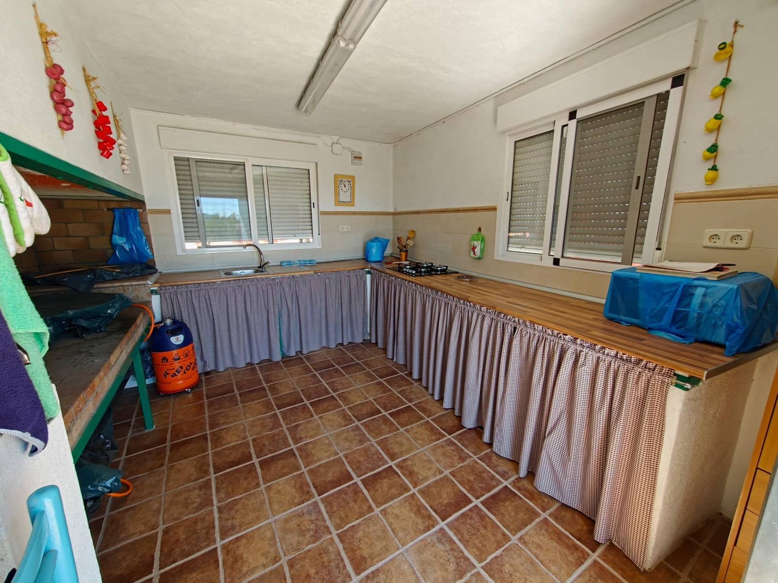 Chalet de 3 habitaciones en Buñol en venta con piscina garaje - 230.000 € (Ref: 9865128)