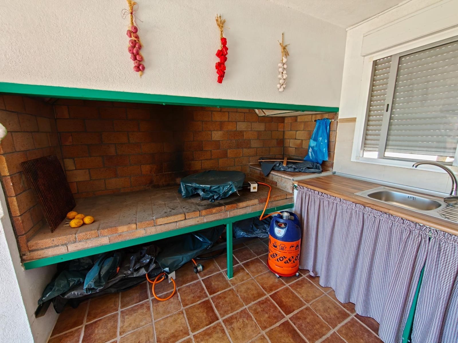 Chalet de 3 habitaciones en Buñol en venta con piscina garaje - 230.000 € (Ref: 9865128)