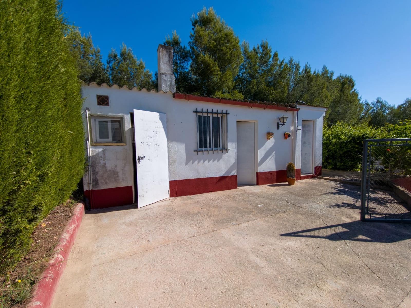 Chalet de 3 habitaciones en Buñol en venta con piscina garaje - 230.000 € (Ref: 9865128)