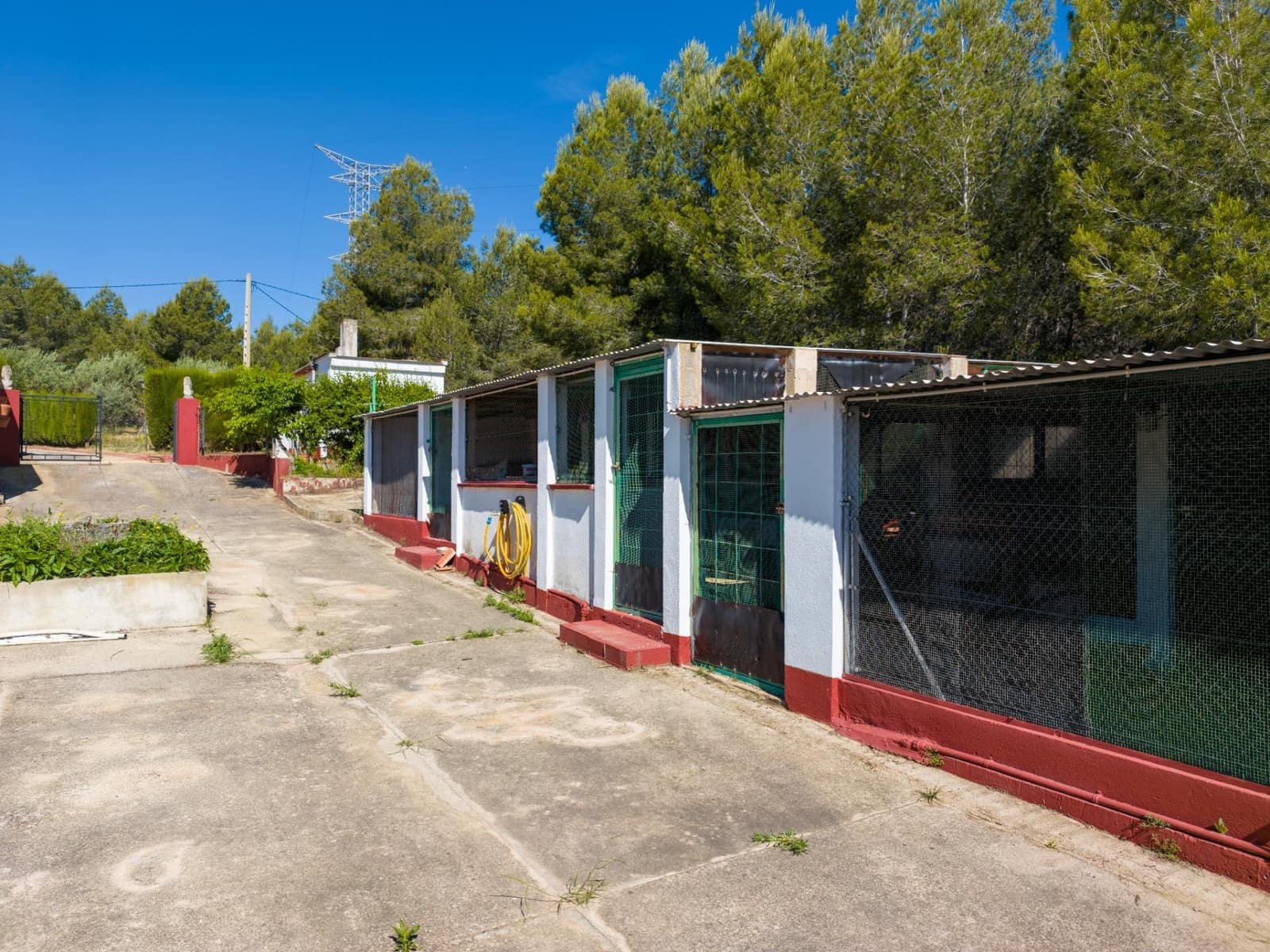 Chalet de 3 habitaciones en Buñol en venta con piscina garaje - 230.000 € (Ref: 9865128)