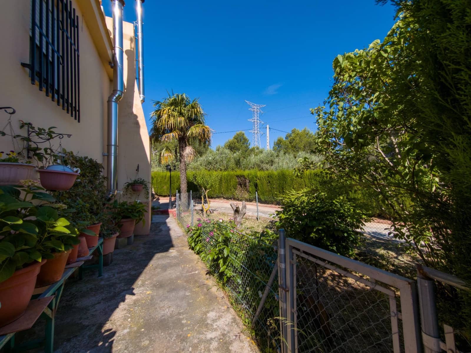 Chalet de 3 habitaciones en Buñol en venta con piscina garaje - 230.000 € (Ref: 9865128)