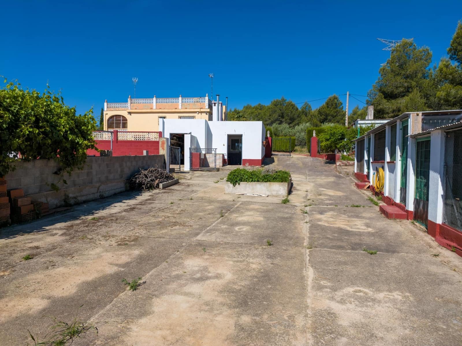 Chalet de 3 habitaciones en Buñol en venta con piscina garaje - 230.000 € (Ref: 9865128)