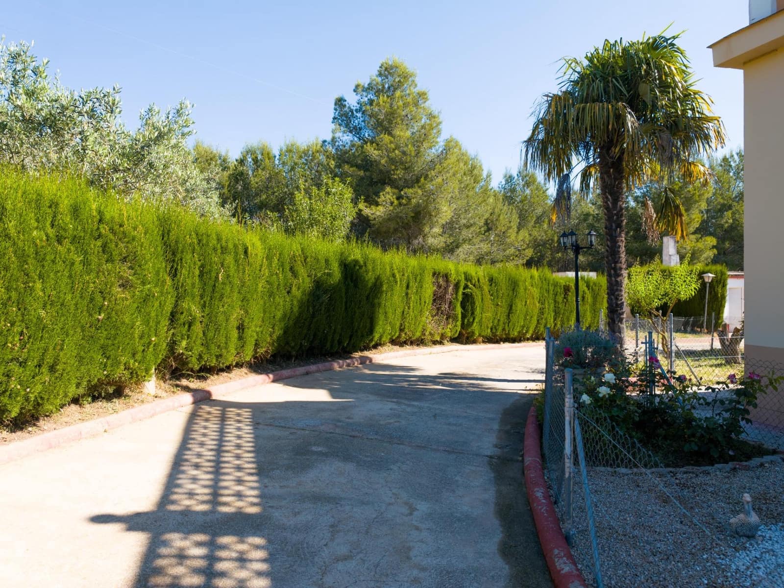 Chalet de 3 habitaciones en Buñol en venta con piscina garaje - 230.000 € (Ref: 9865128)