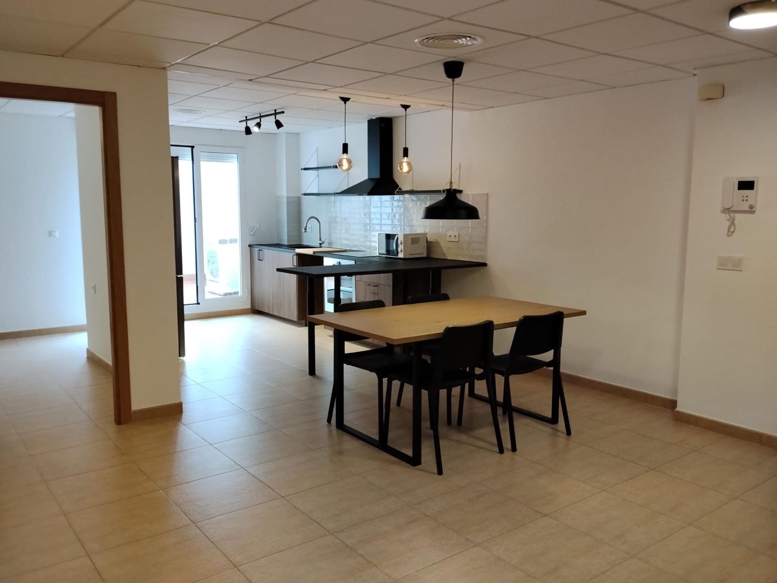 3 soverom Leilighet til leie i Bunol - € 800 (Ref: 9893792)