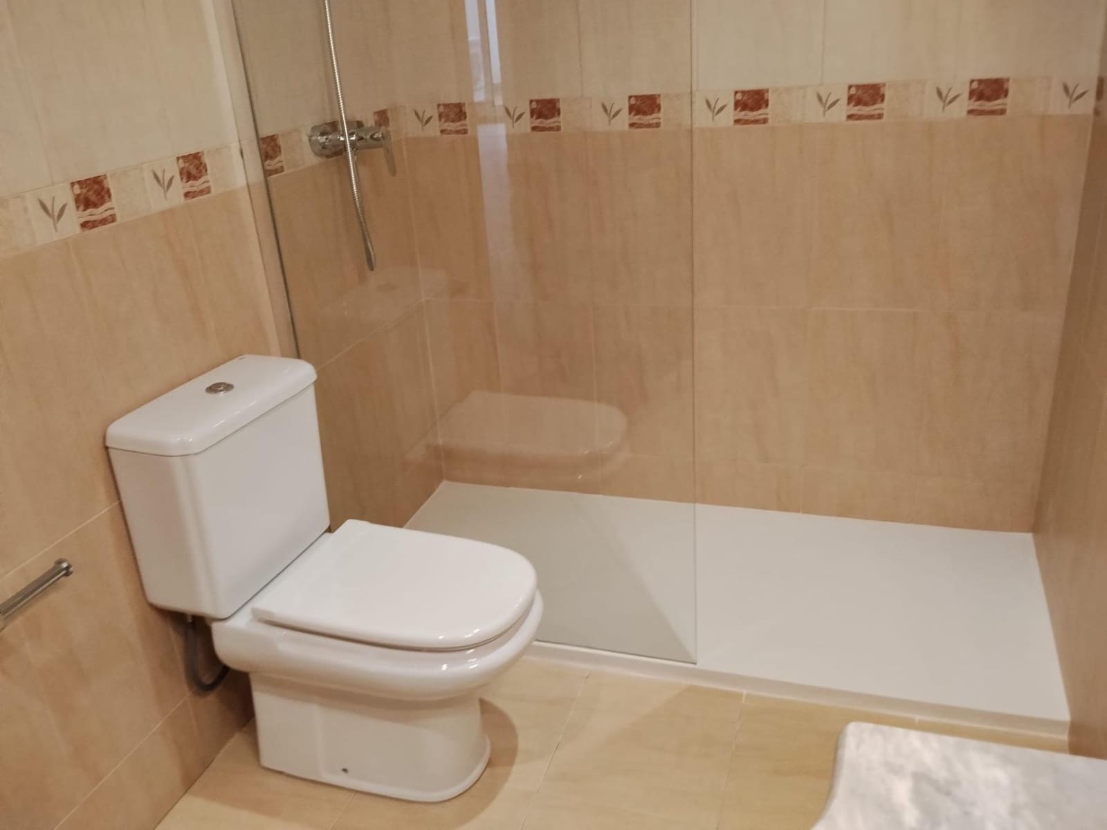 3 soverom Leilighet til leie i Bunol - € 800 (Ref: 9893792)