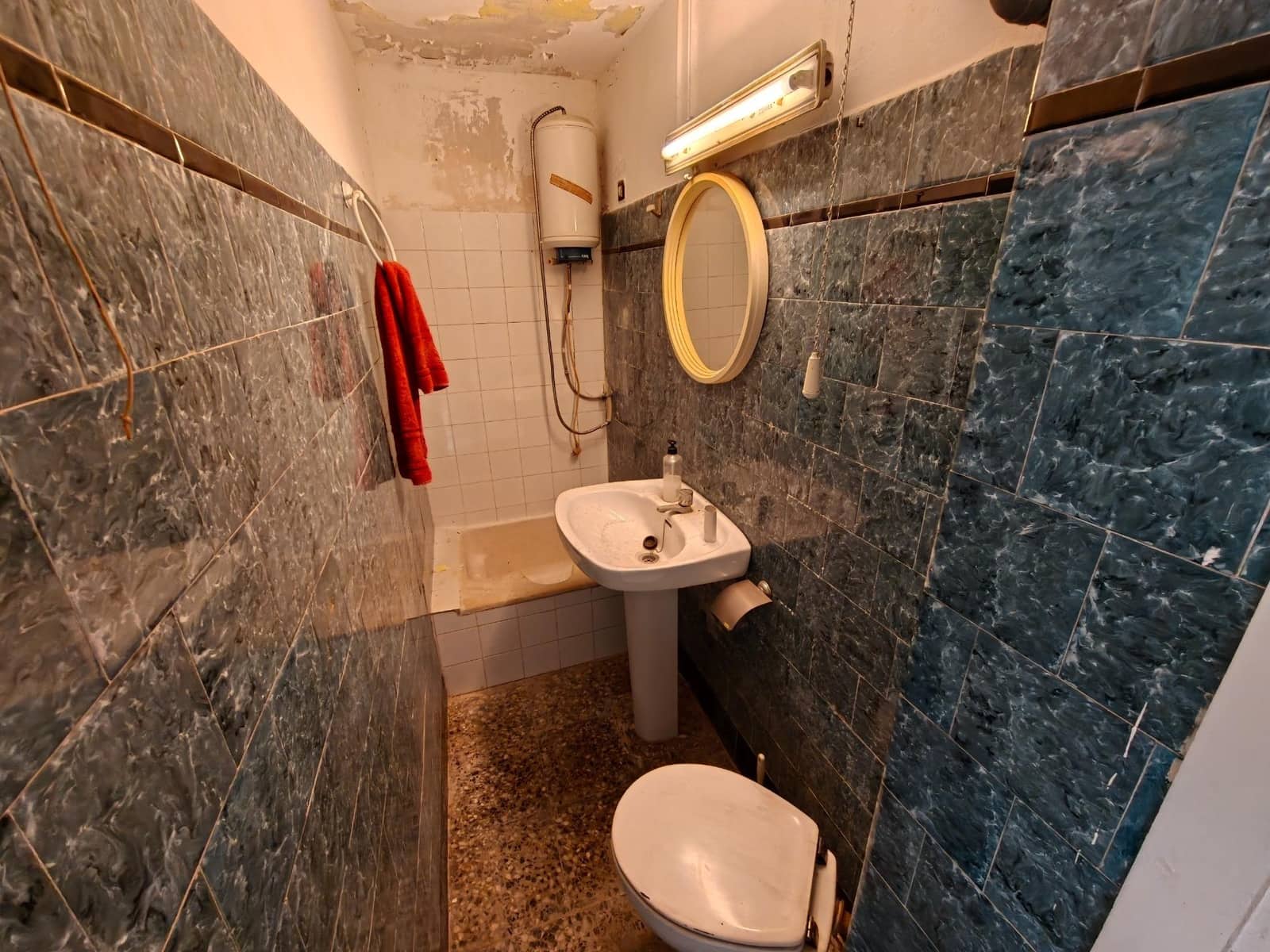 Casa de 3 habitaciones en Buñol en venta - 70.000 € (Ref: 9893793)