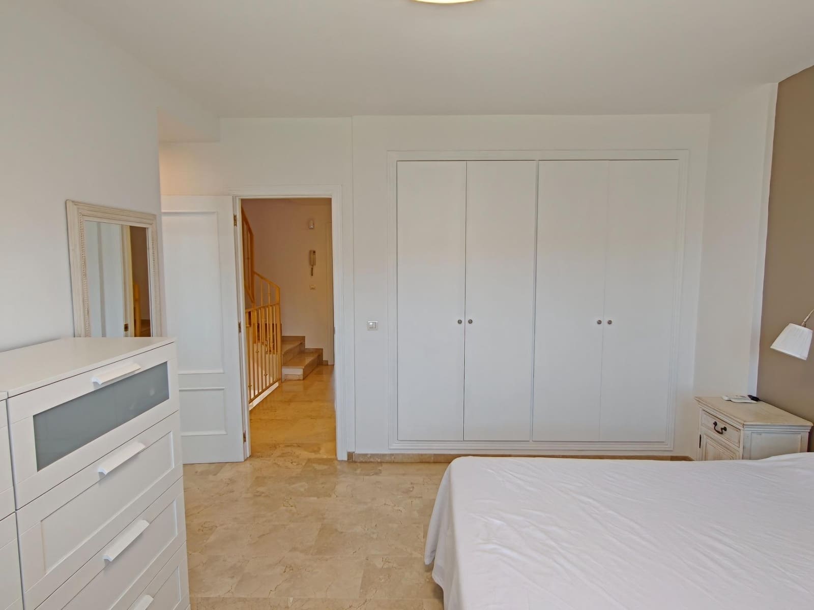 4 soverom Rekkehus til salgs i San Antonio de Benageber med svømmebasseng garasje - € 499 000 (Ref: 9910976)