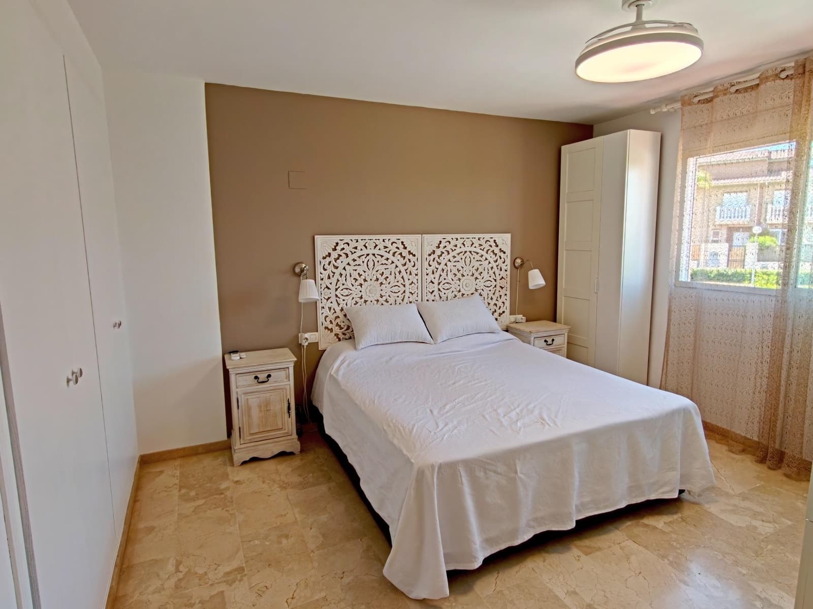 4 soverom Rekkehus til salgs i San Antonio de Benageber med svømmebasseng garasje - € 499 000 (Ref: 9910976)