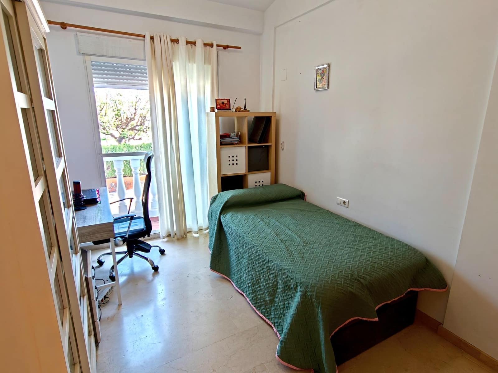 4 soverom Rekkehus til salgs i San Antonio de Benageber med svømmebasseng garasje - € 499 000 (Ref: 9910976)
