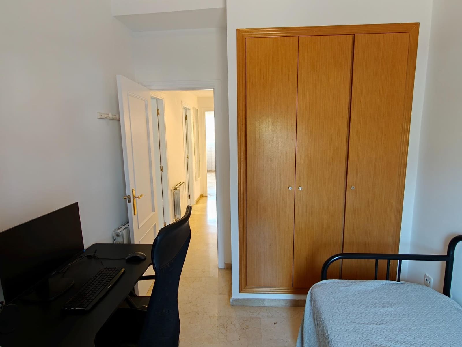 4 soverom Rekkehus til salgs i San Antonio de Benageber med svømmebasseng garasje - € 499 000 (Ref: 9910976)