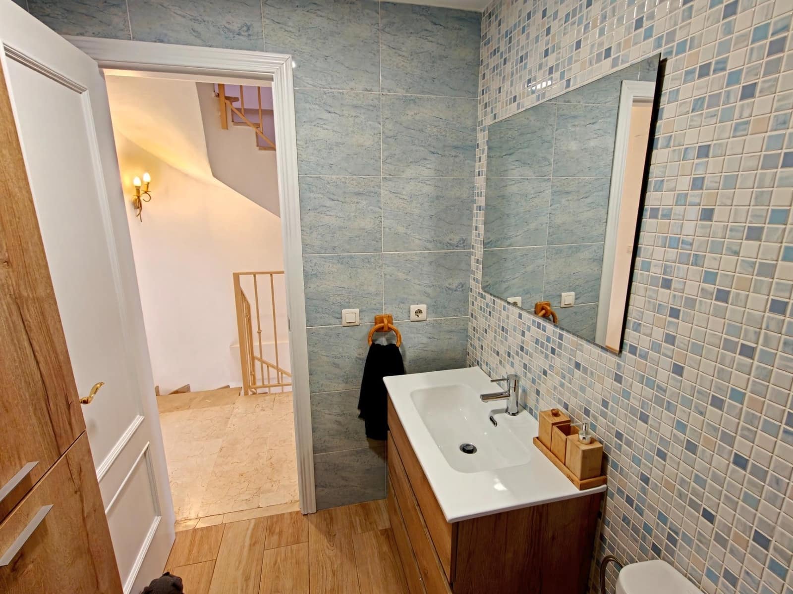 4 soverom Rekkehus til salgs i San Antonio de Benageber med svømmebasseng garasje - € 499 000 (Ref: 9910976)