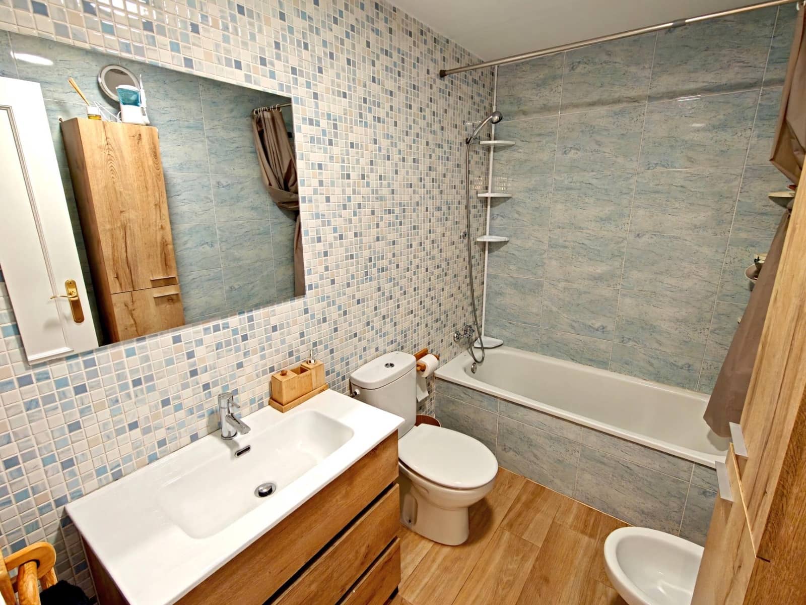 4 soverom Rekkehus til salgs i San Antonio de Benageber med svømmebasseng garasje - € 499 000 (Ref: 9910976)