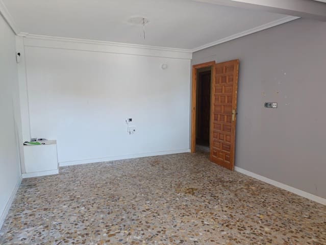 5 quarto Casa em Banda para venda em Yátova com garagem - 165 000 € (Ref: 9934150)