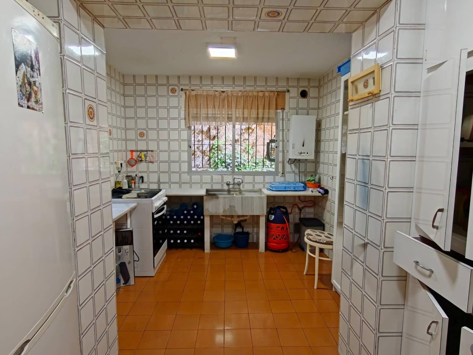 4 bedroom Villa for sale in Bunol - € 120,000 (Ref: 9939905)