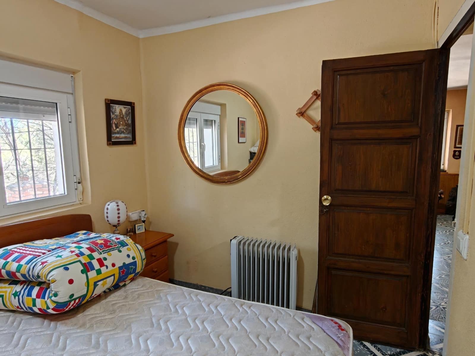 4 bedroom Villa for sale in Bunol - € 120,000 (Ref: 9939905)