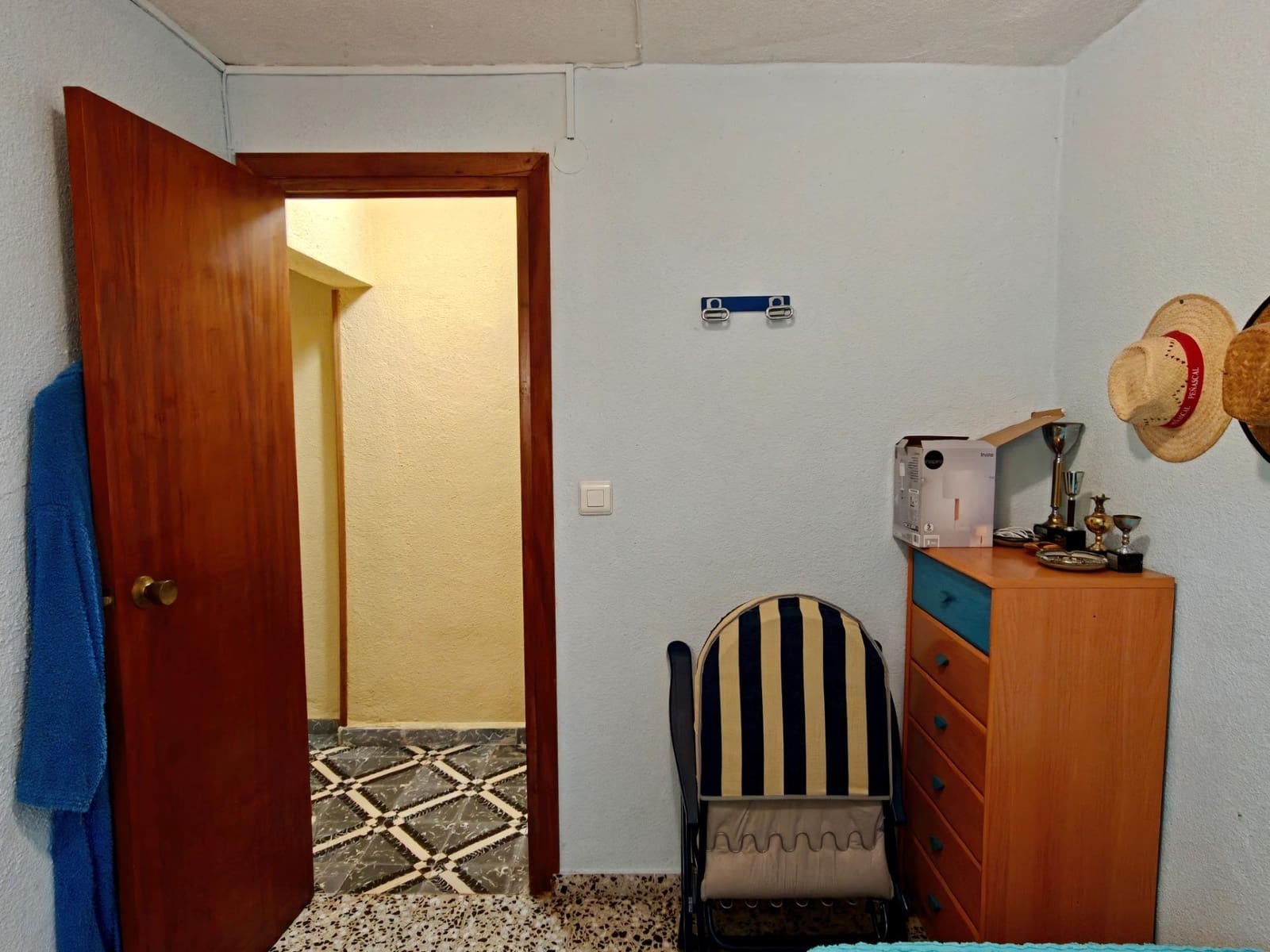 4 bedroom Villa for sale in Bunol - € 120,000 (Ref: 9939905)
