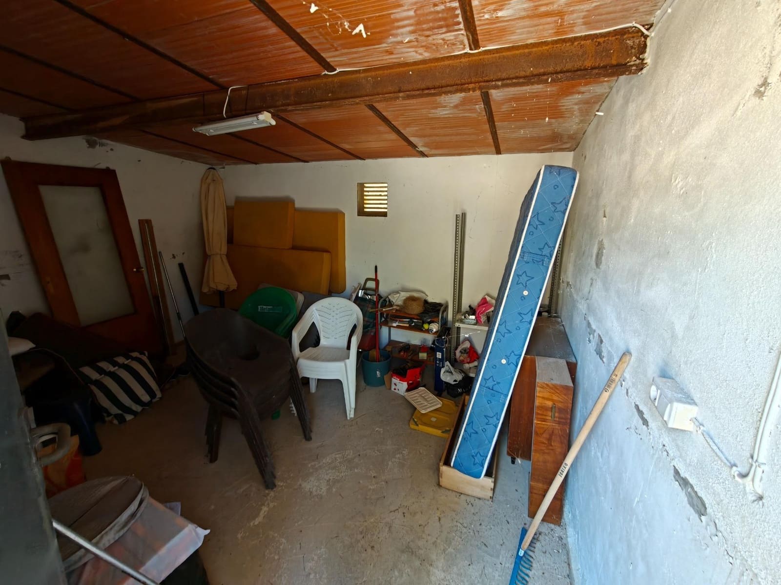 4 bedroom Villa for sale in Bunol - € 120,000 (Ref: 9939905)
