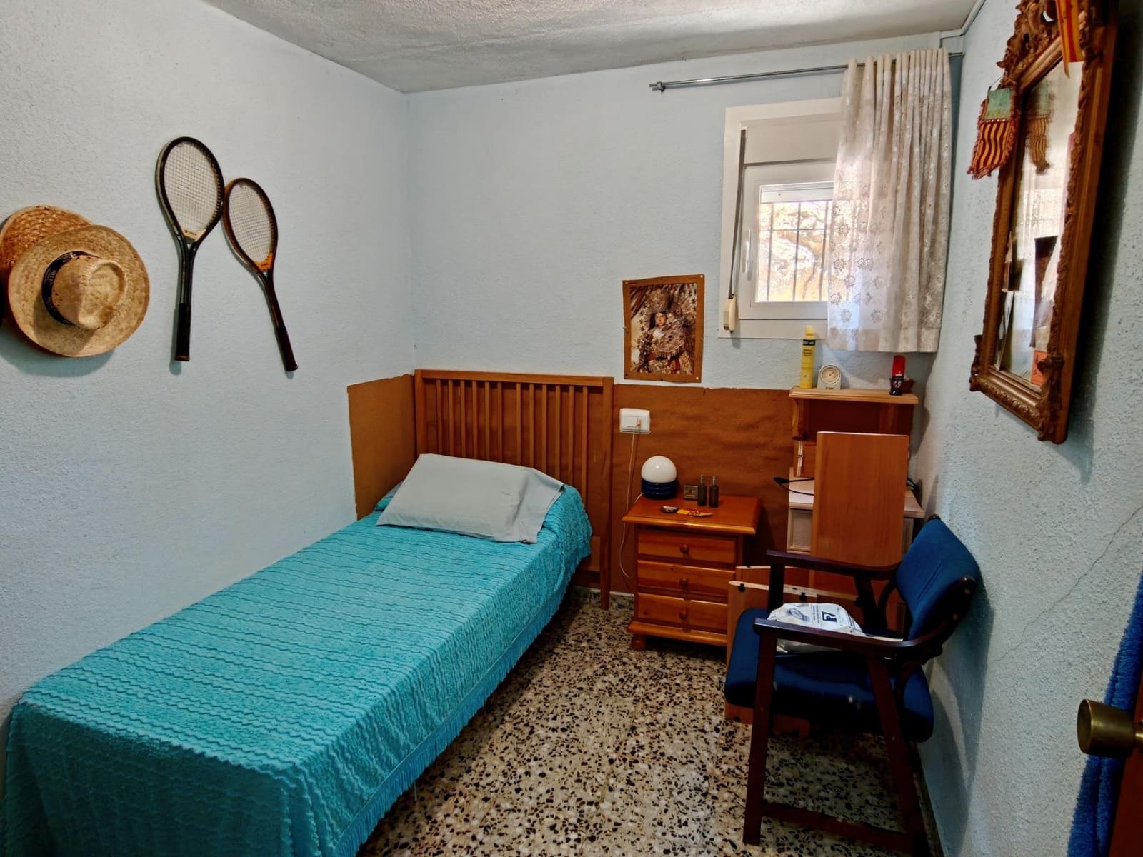 4 bedroom Villa for sale in Bunol - € 120,000 (Ref: 9939905)