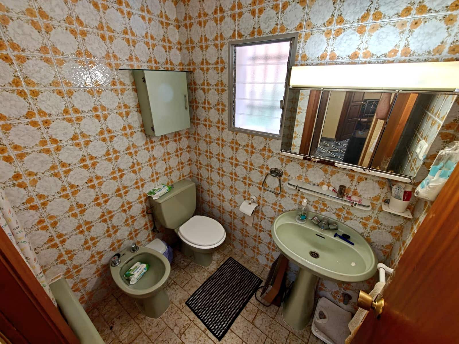 4 bedroom Villa for sale in Bunol - € 120,000 (Ref: 9939905)