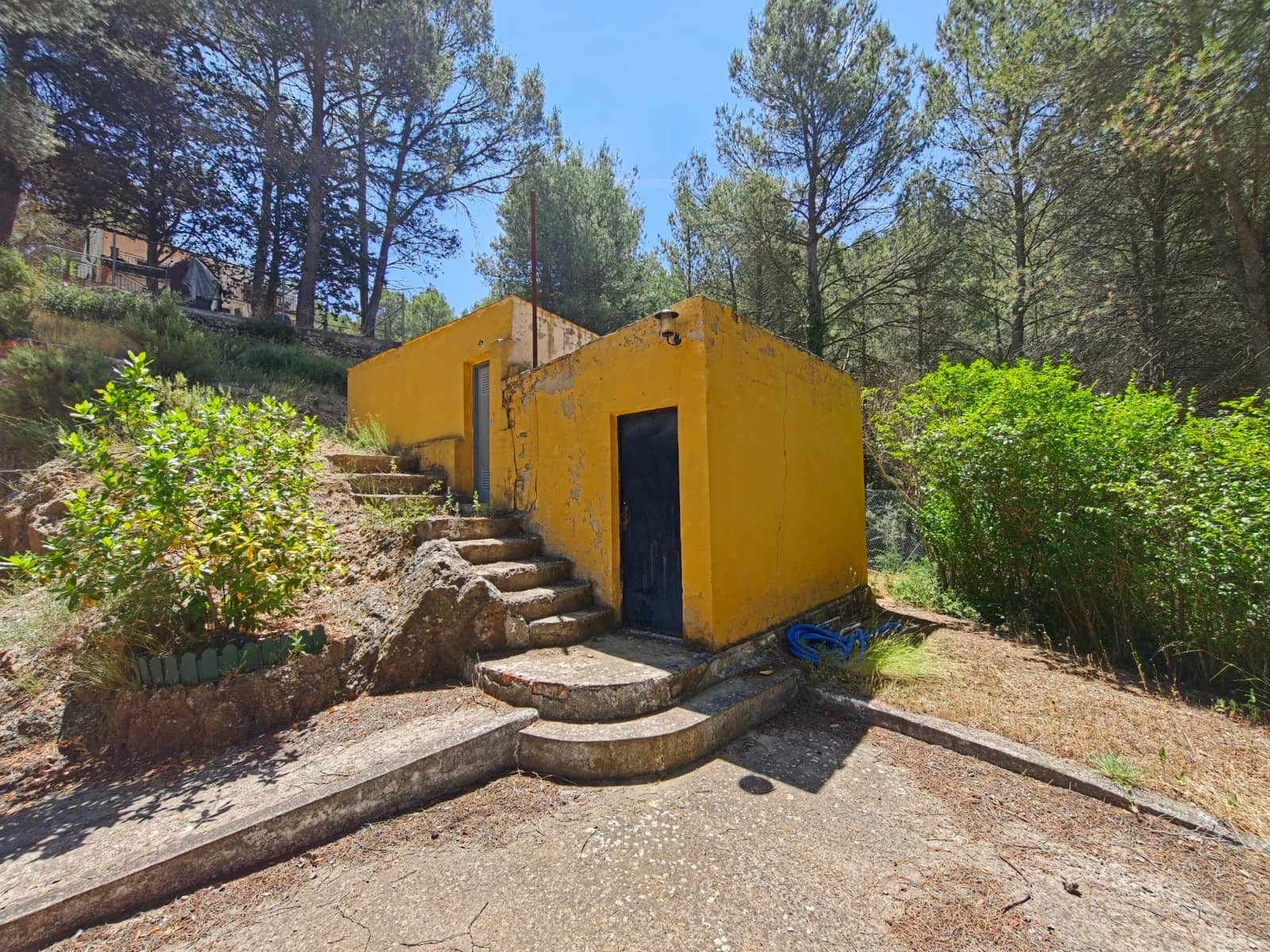 4 bedroom Villa for sale in Bunol - € 120,000 (Ref: 9939905)