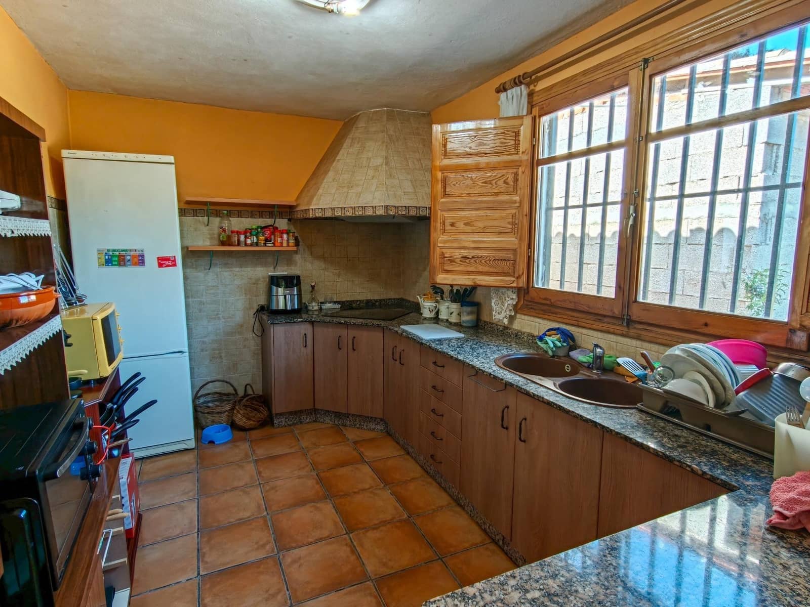 5 Zimmer Villa zu verkaufen in Yatova mit Pool - 180.000 € (Ref: 9939906)