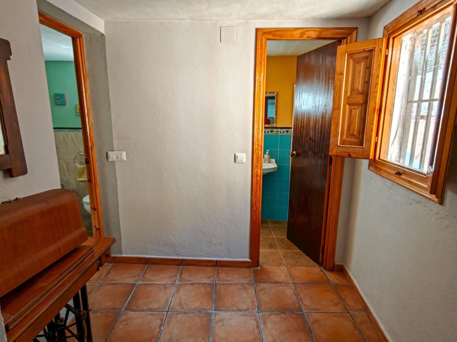 5 Zimmer Villa zu verkaufen in Yatova mit Pool - 180.000 € (Ref: 9939906)