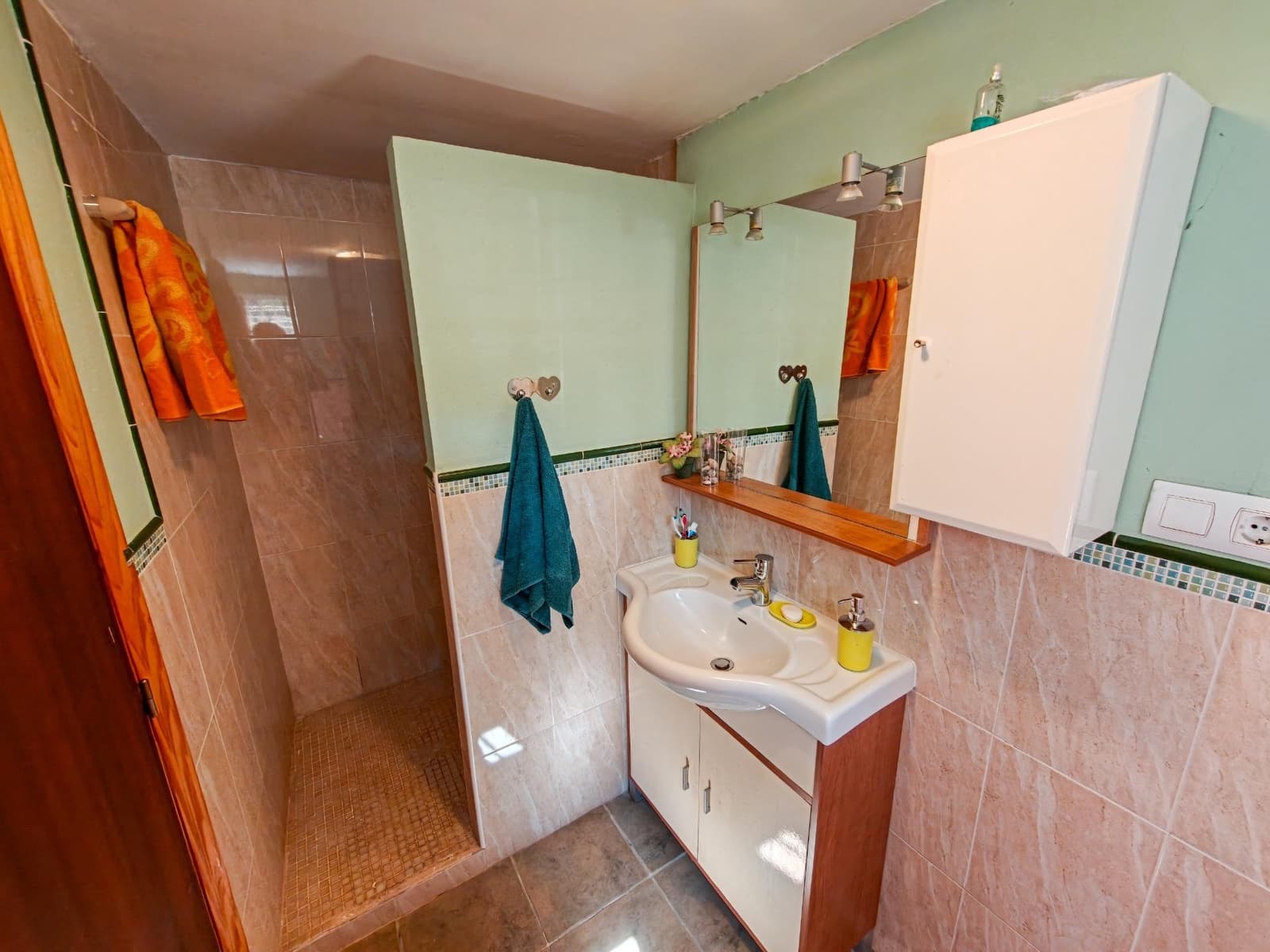 5 Zimmer Villa zu verkaufen in Yatova mit Pool - 180.000 € (Ref: 9939906)