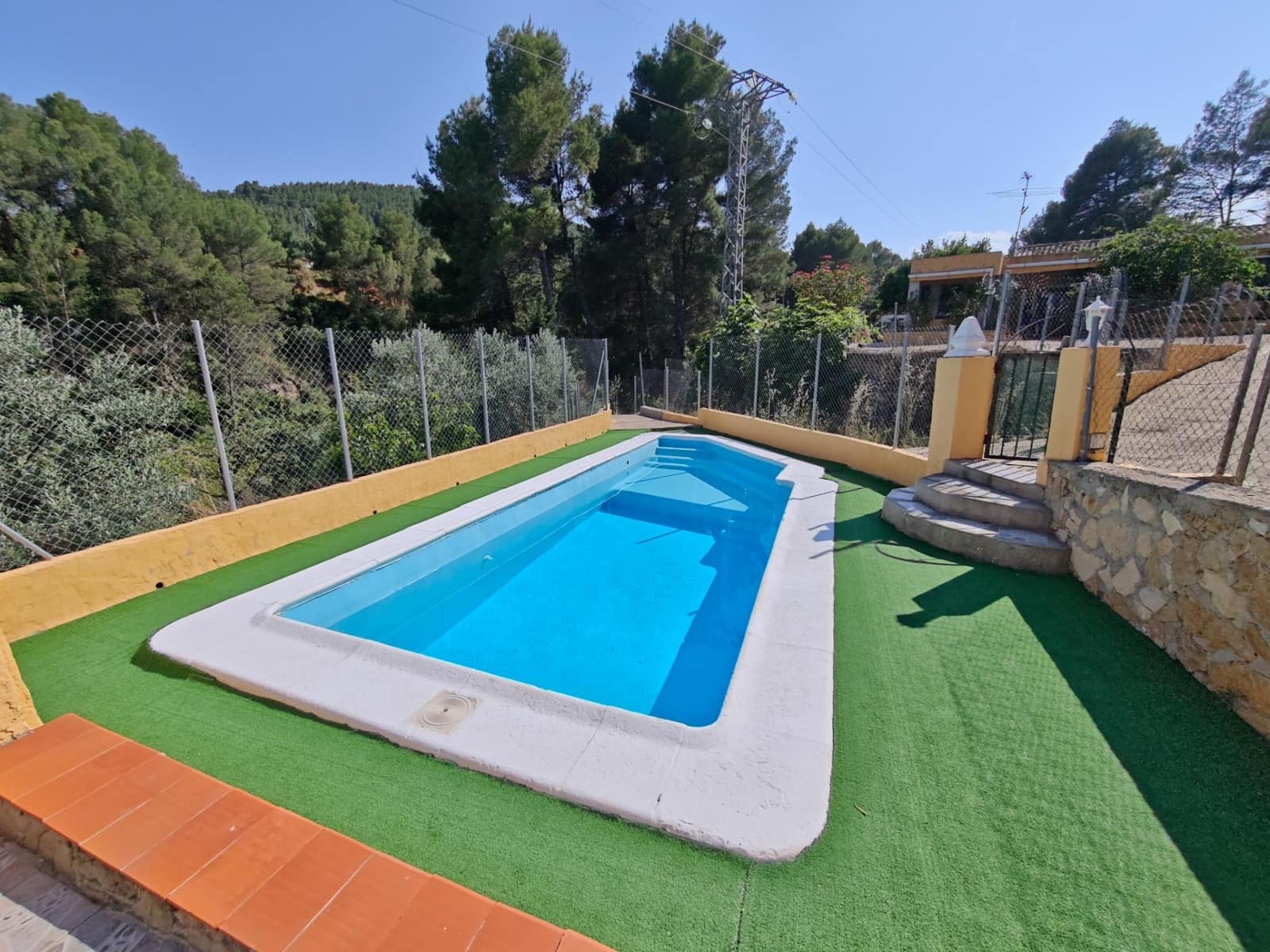 5 Zimmer Villa zu verkaufen in Yatova mit Pool - 180.000 € (Ref: 9939906)
