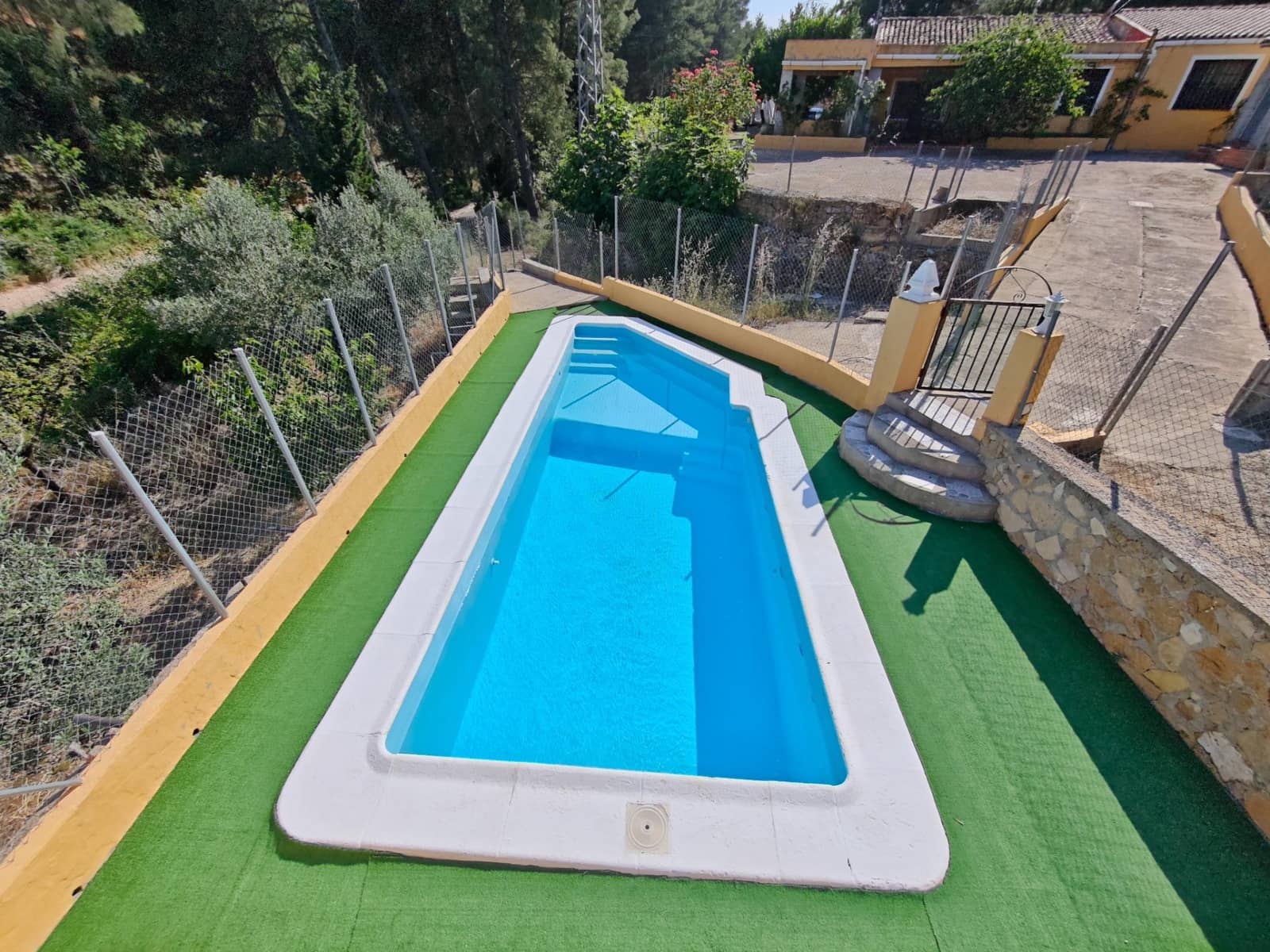 5 Zimmer Villa zu verkaufen in Yatova mit Pool - 180.000 € (Ref: 9939906)