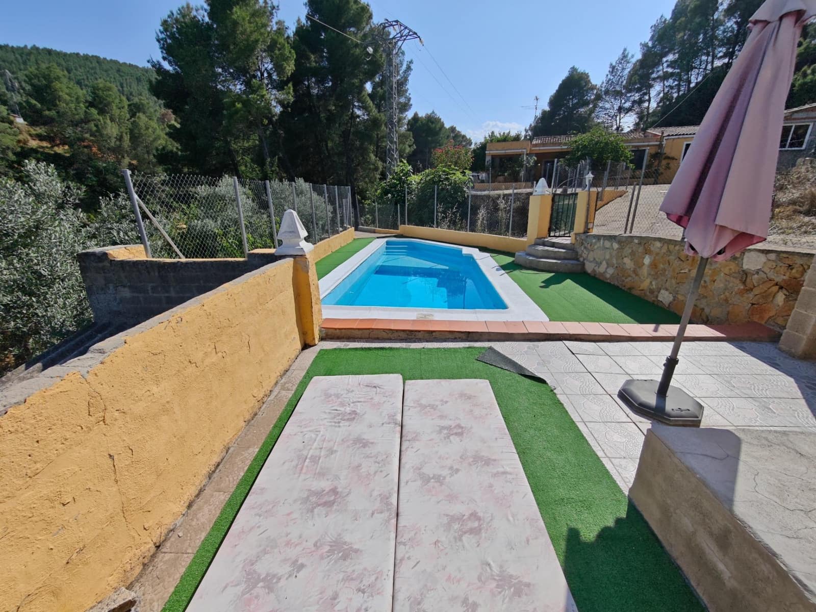 5 Zimmer Villa zu verkaufen in Yatova mit Pool - 180.000 € (Ref: 9939906)
