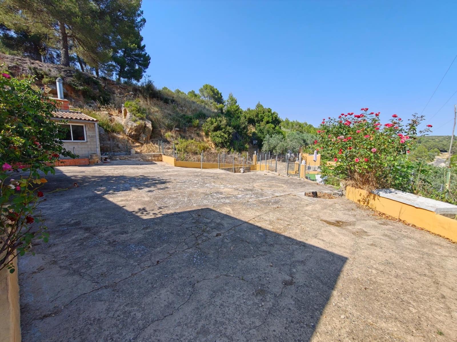 5 Zimmer Villa zu verkaufen in Yatova mit Pool - 180.000 € (Ref: 9939906)