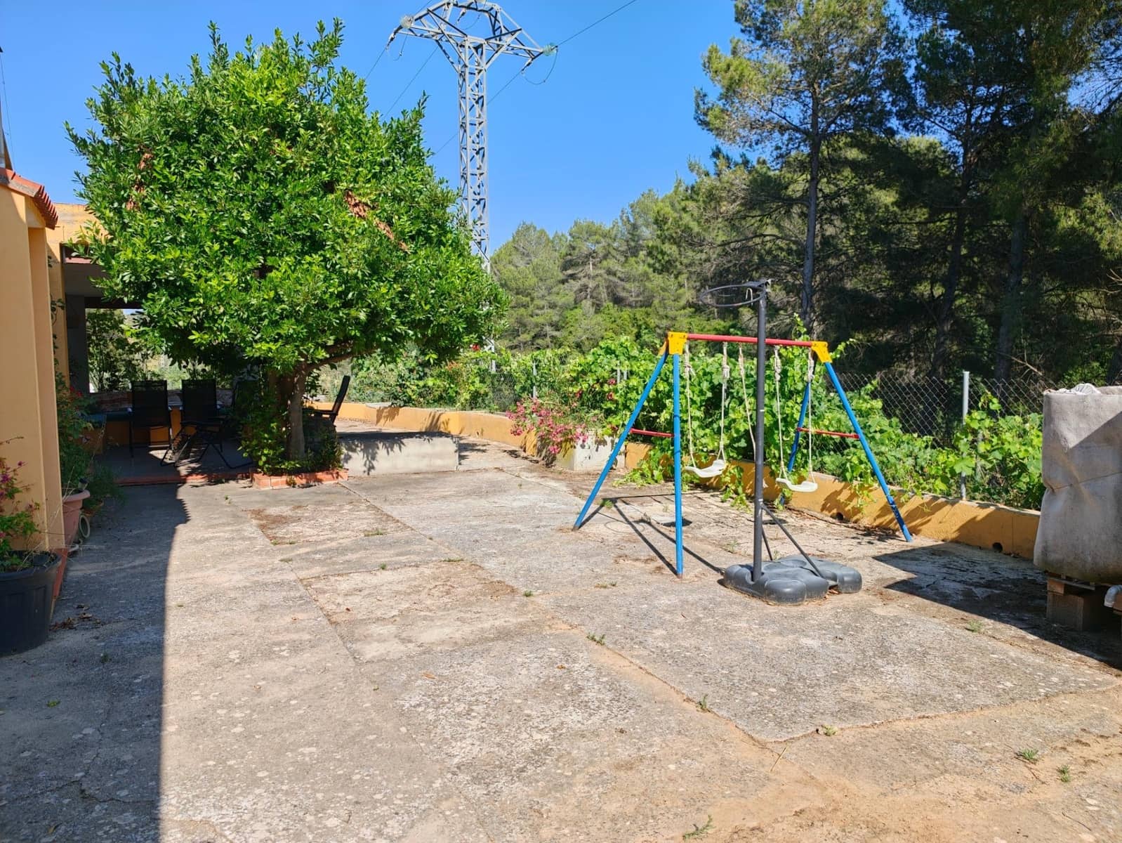 5 Zimmer Villa zu verkaufen in Yatova mit Pool - 180.000 € (Ref: 9939906)