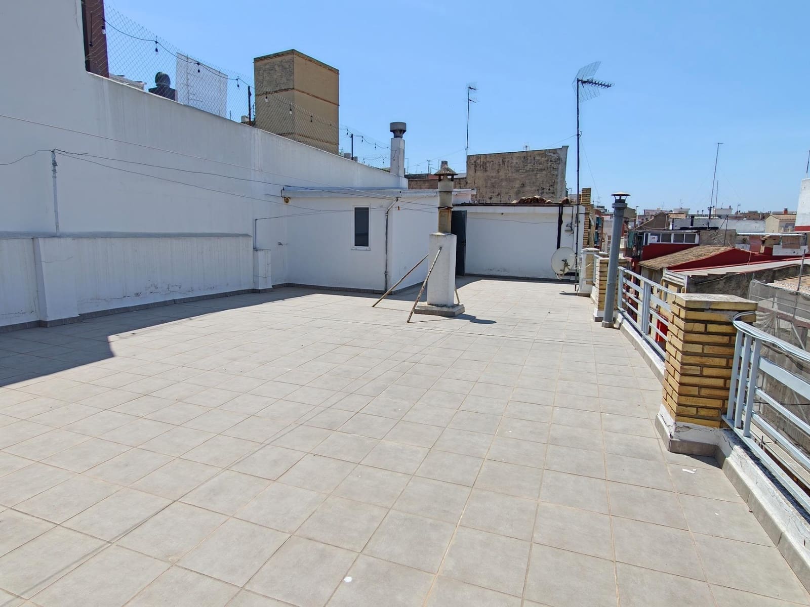 6 chambre Maison de Ville à vendre à Aldaia - 410 000 € (Ref: 9962611)