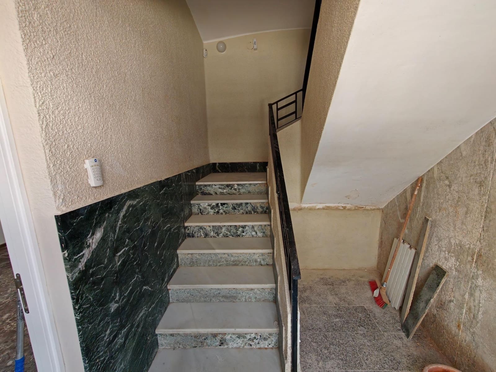 6 chambre Maison de Ville à vendre à Aldaia - 410 000 € (Ref: 9962611)