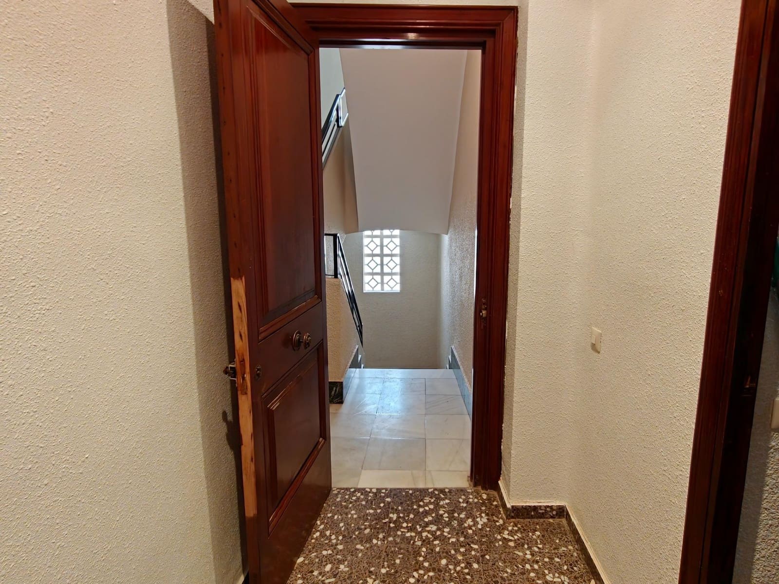 6 chambre Maison de Ville à vendre à Aldaia - 410 000 € (Ref: 9962611)