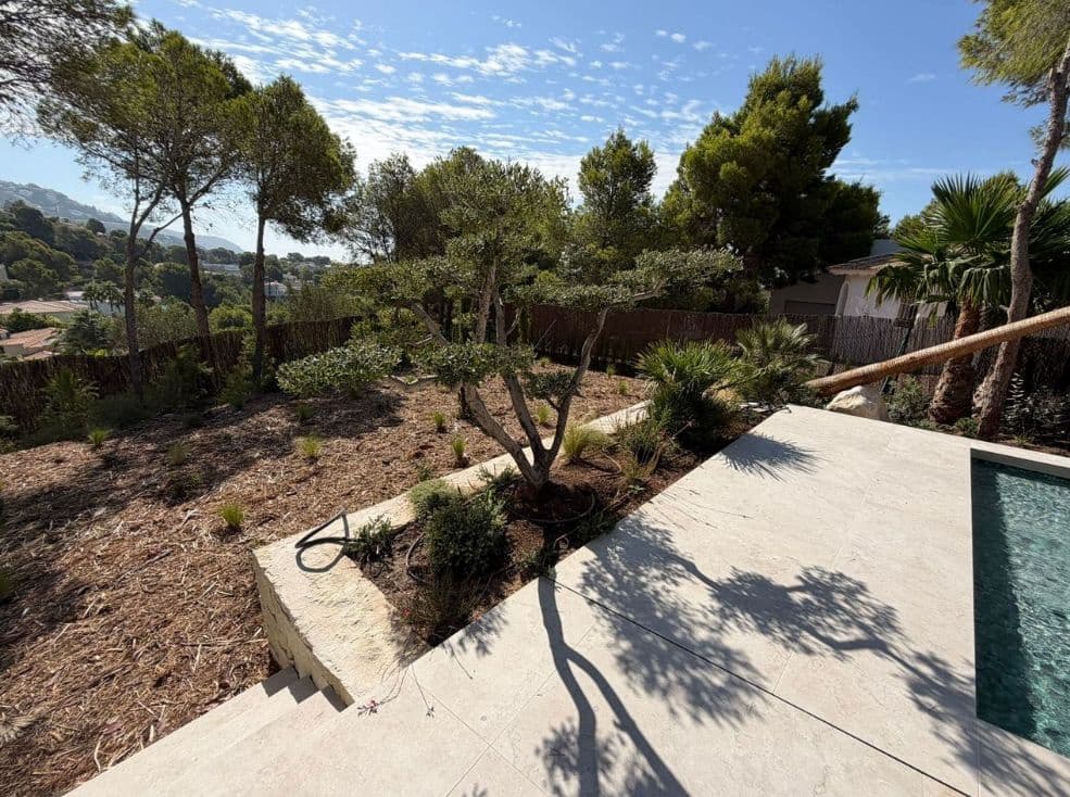 4 bedroom Villa for sale in Altea with pool garage - € 2,295,000 (Ref: 10031073)