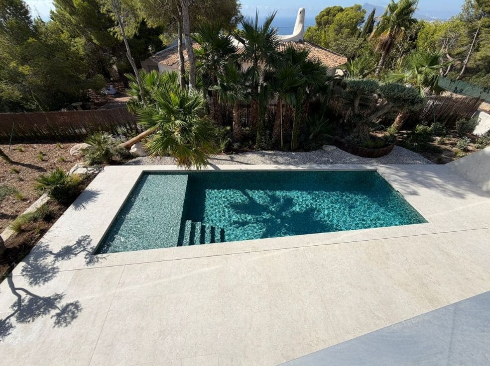 4 bedroom Villa for sale in Altea with pool garage - € 2,295,000 (Ref: 10031073)