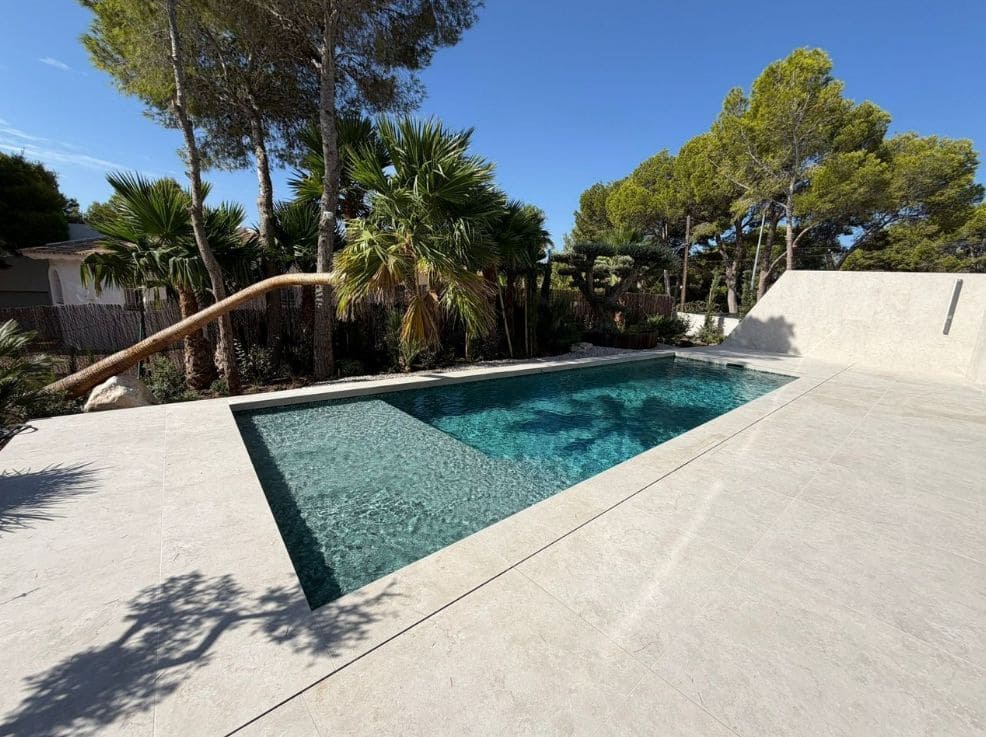 4 bedroom Villa for sale in Altea with pool garage - € 2,295,000 (Ref: 10031073)