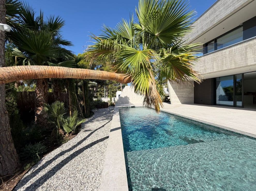 4 bedroom Villa for sale in Altea with pool garage - € 2,295,000 (Ref: 10031073)