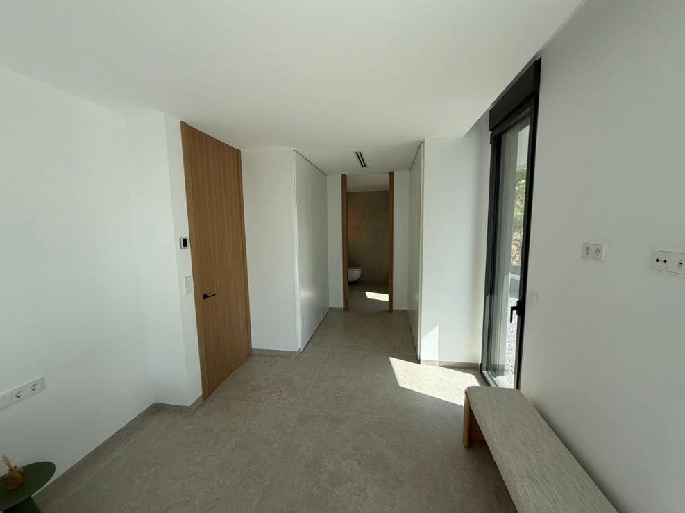 4 bedroom Villa for sale in Altea with pool garage - € 2,295,000 (Ref: 10031073)