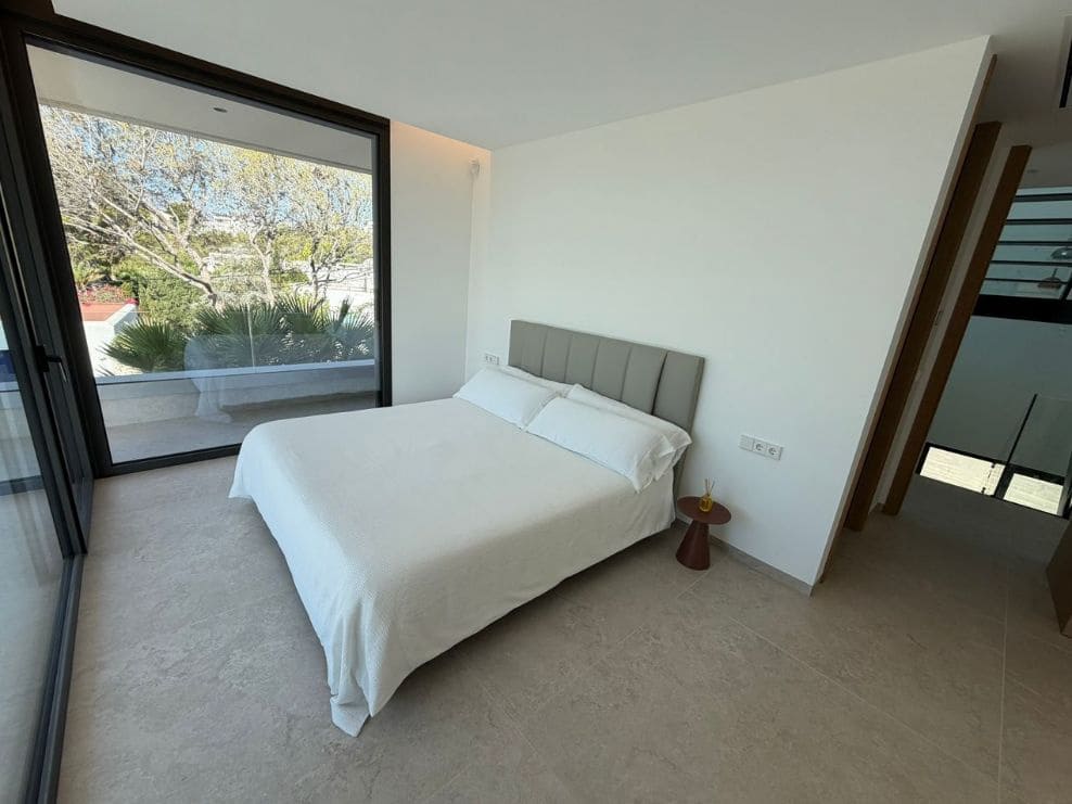 4 bedroom Villa for sale in Altea with pool garage - € 2,295,000 (Ref: 10031073)