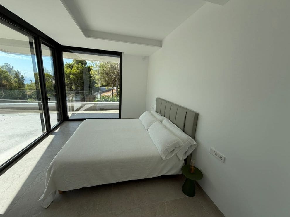 4 bedroom Villa for sale in Altea with pool garage - € 2,295,000 (Ref: 10031073)