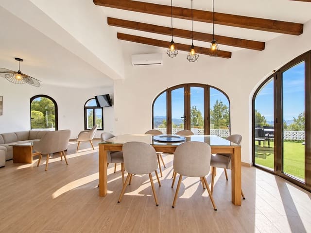 3 makuuhuone Huvila myytävänä paikassa Oltamar - Cucarres, Calpe / Calp mukana uima-altaan 
autotalli - 745 000 € (Ref: 10057620)