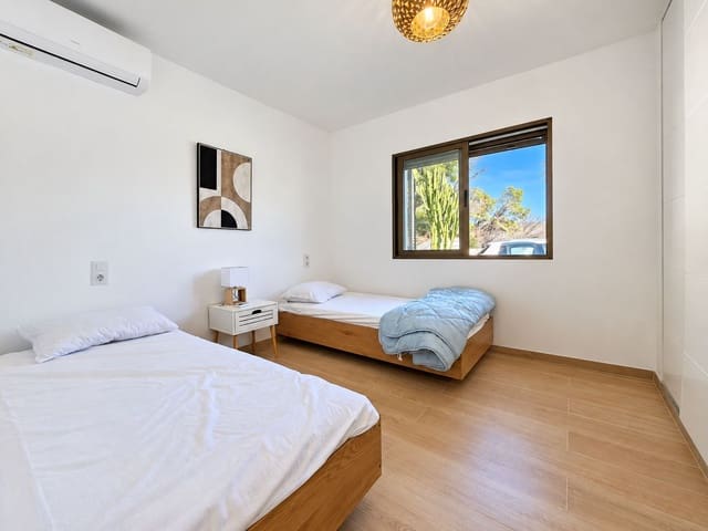 3 makuuhuone Huvila myytävänä paikassa Oltamar - Cucarres, Calpe / Calp mukana uima-altaan 
autotalli - 745 000 € (Ref: 10057620)