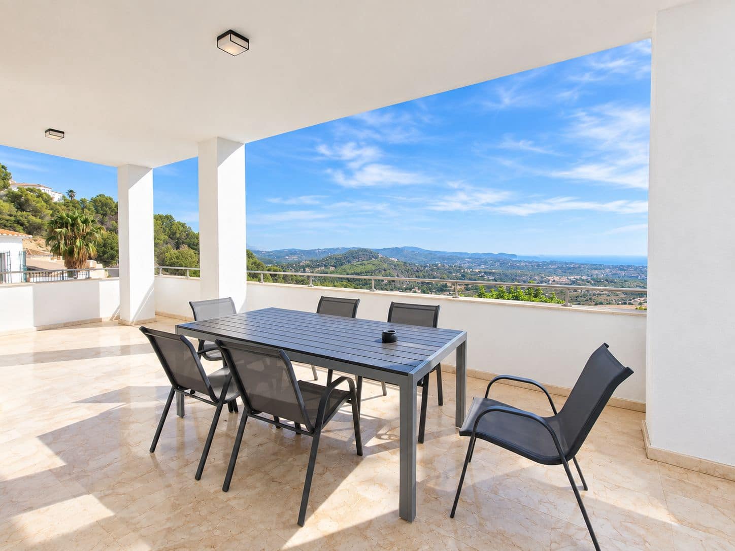 5 Zimmer Villa zu verkaufen in Calpe / Calp mit Pool Garage - 1.250.000 € (Ref: 10057621)