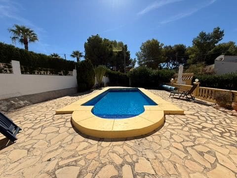 3 soverom Villa til salgs i Calpe / Calp med svømmebasseng garasje - € 450 000 (Ref: 10091419)
