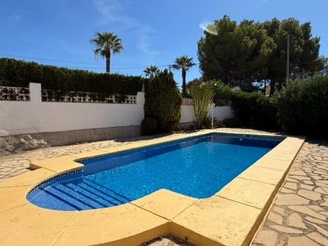 3 soverom Villa til salgs i Calpe / Calp med svømmebasseng garasje - € 450 000 (Ref: 10091419)