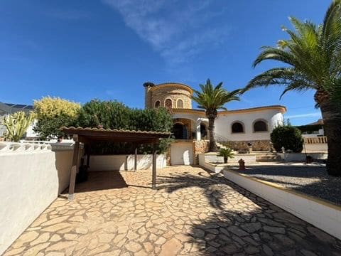 3 soverom Villa til salgs i Calpe / Calp med svømmebasseng garasje - € 450 000 (Ref: 10091419)